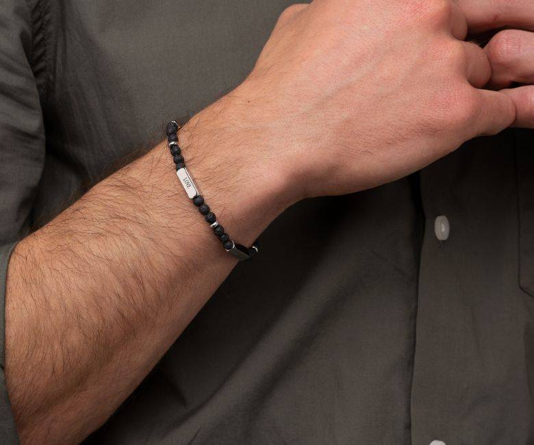 5 Sentimental First Father’s Day Jewelry Gifts for the New Dad