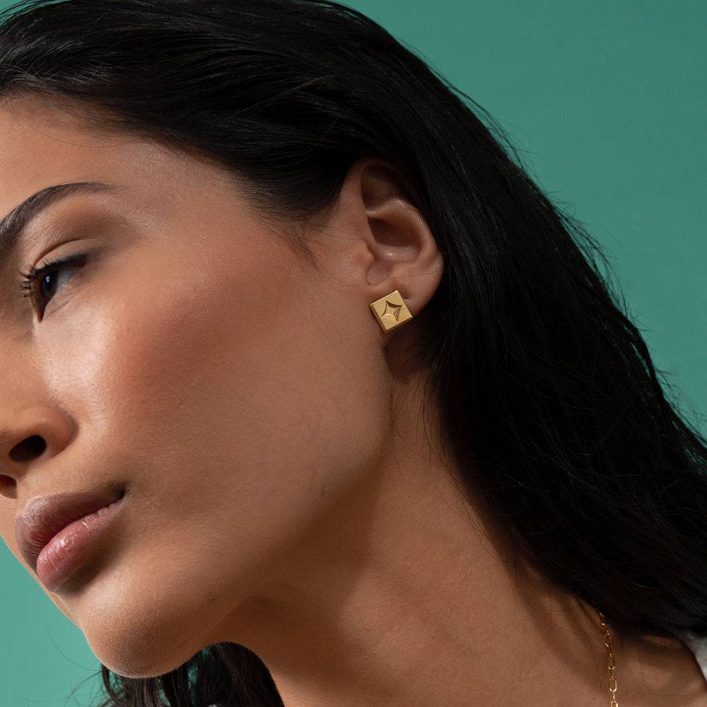 Dot Earrings in 18k Gold Vermeil-4 product photo