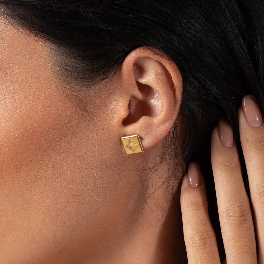 Dot Earrings in 18k Gold Vermeil-5 product photo